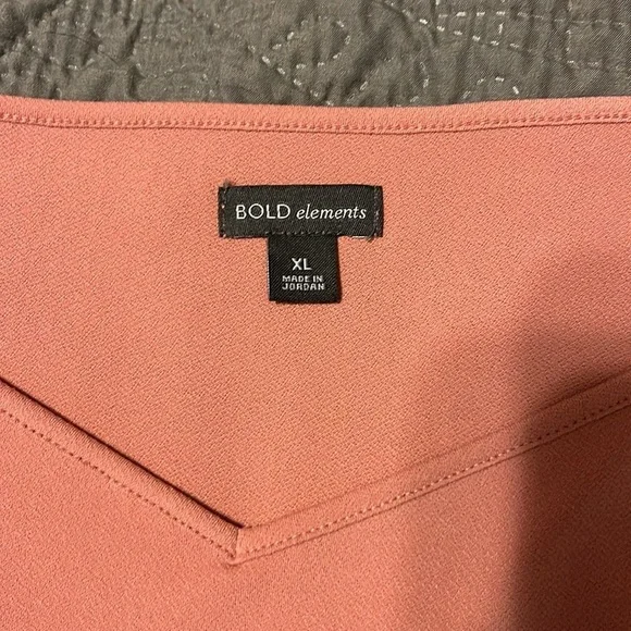 EUC Bold Elements Size XL Pink Top with Cold Shoulder Detail - Picture 2 of 5